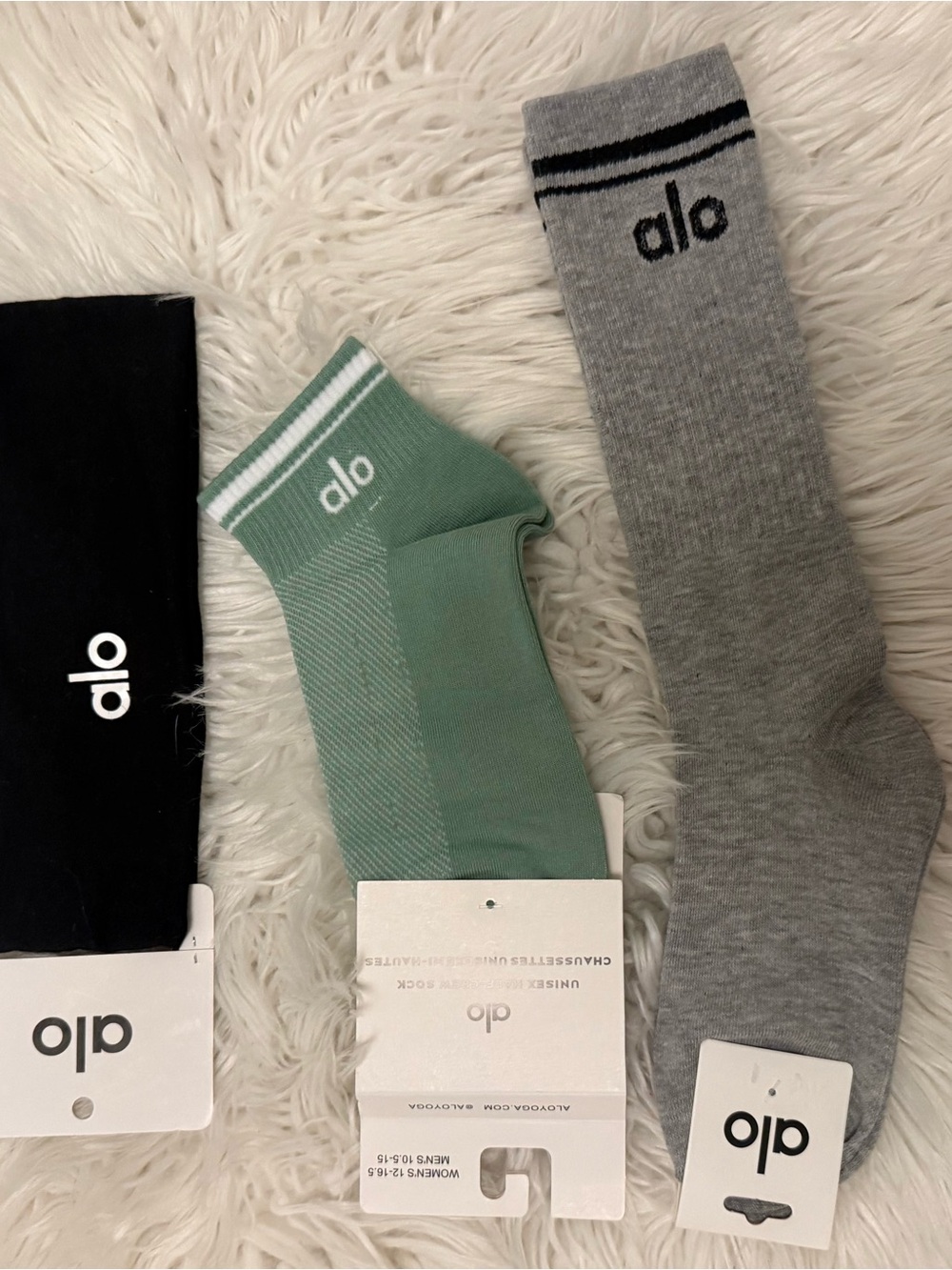 ALO Yoga Women’s  Black Headband 2 pairs Green Ankle & Heather Gray Crew & Knee